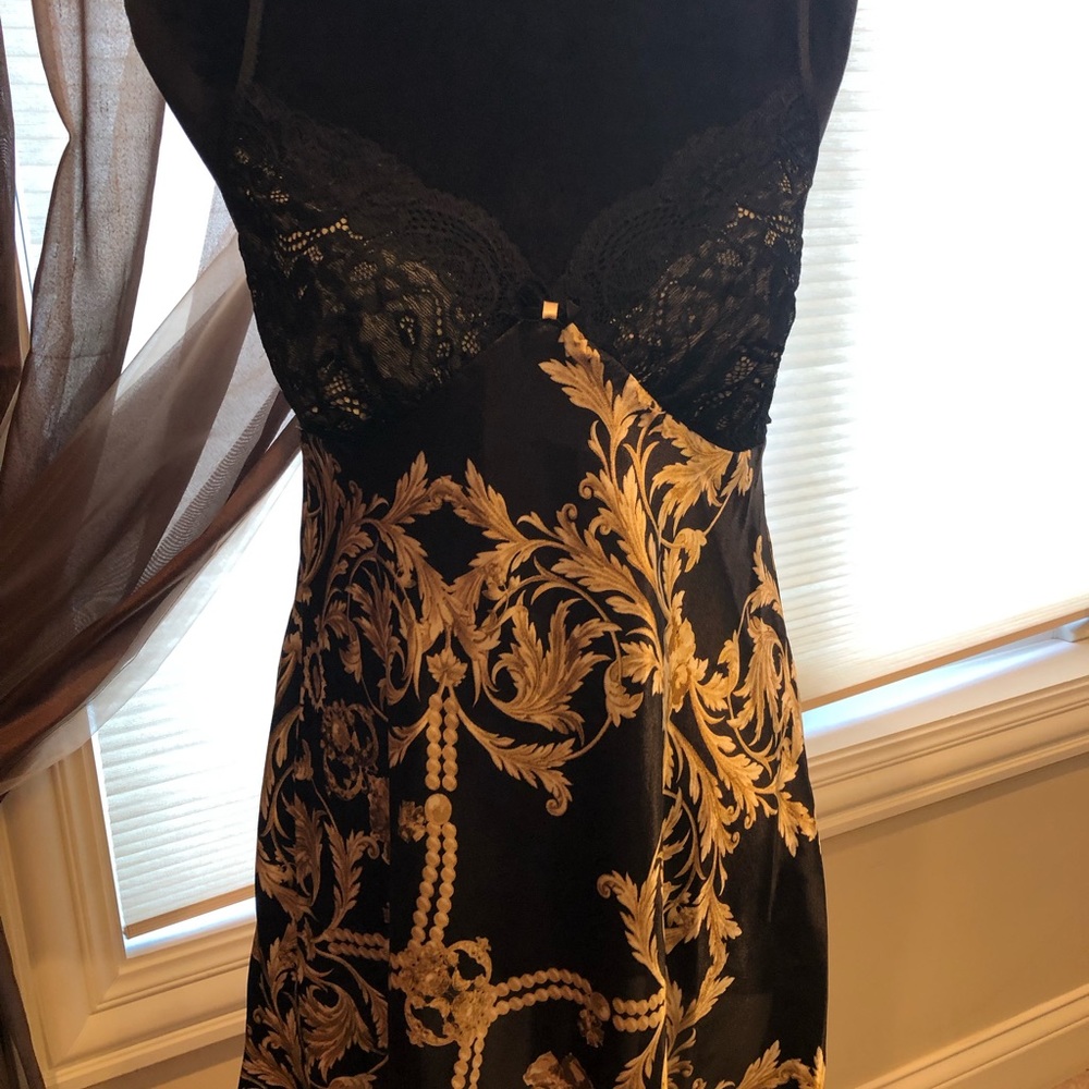 Black and gold chemise/night gown